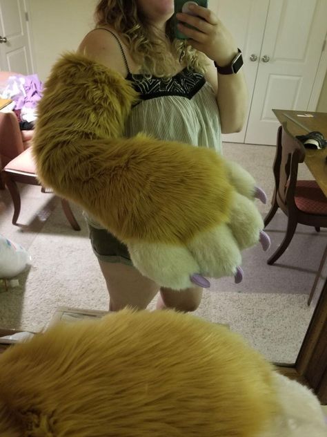 Beauty Of The Bass Fursuits, Fursuit Shoes, Bear Fursuit, Paw Ideas, Fursuit Ideas, Fursuit Paws, Fursuit Tutorial, Therian Stuff, Fur Carpet