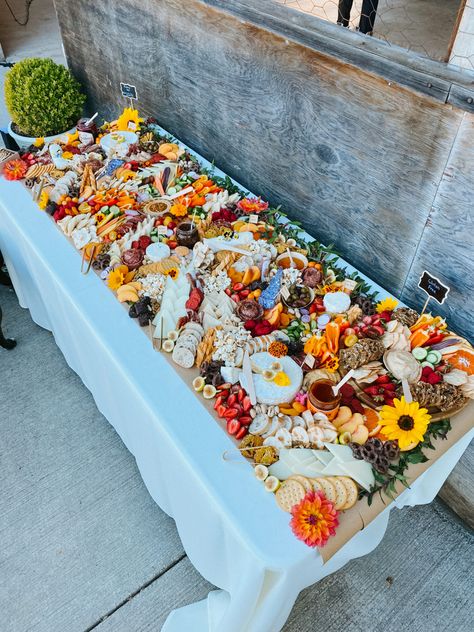 Fall Graze Table, Fall Baby Shower Charcuterie Board, Charcuterie Table Baby Shower Ideas, Fall Bridal Shower Ideas Food, Fall Grazing Table Ideas, Housewarming Brunch, Grazing Platter Ideas, Graze Table, Graze Board