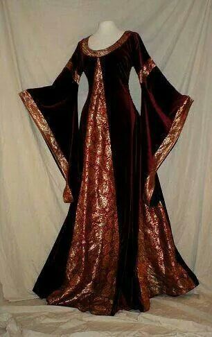 Pretty. I want Gowns Medieval, Medieval Dresses, Medieval Costumes, Gaun Abad Pertengahan, Medieval Princess, Medieval Gown, Medieval Clothes, Chique Outfits, Fantasy Dresses