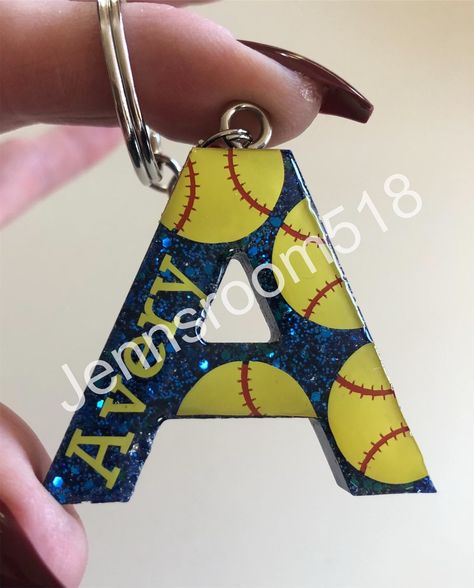 Diy Softball Bag Tags, Softball Keychain Diy Team Gifts, Softball Team Party Ideas, Senior Softball Gift Ideas, Softball Senior Night Ideas, Senior Baskets, Softball Goodie Bags, Softball Party Favors, Softball Keychain