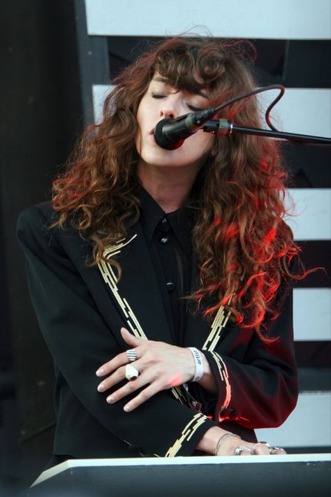 Javier Blake, Beach House Music, Victoria Legrand, Beach House Band, Curly Hair Fringe, Lauren Mayberry, Fringe Hair, House Images, Natasha Lyonne