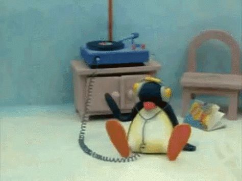 Pingu Pingu, Beat Drop, Simon Garfunkel, Music Headphones, My Favorite Music, New Memes, Listening To Music, Eminem, Reaction Pictures