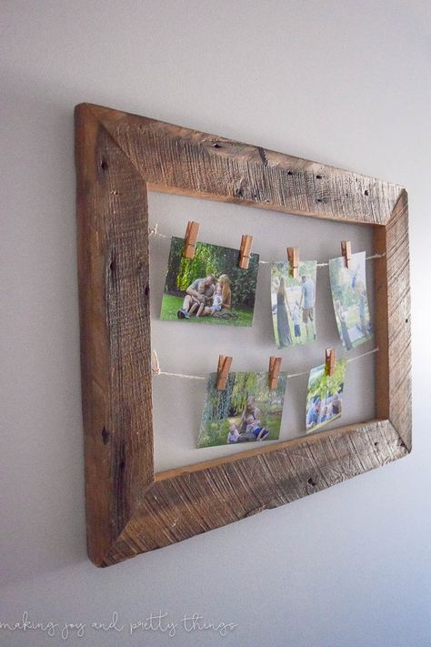 DIY Rustic Photo Display made of barnwood for a unique way to display personal and family photos. Easy DIY project to add some farmhouse style to your home Rustic Photo Display, Photo Display Ideas, Diy Photo Display, Farmhouse Diy Projects, Barn Wood Picture Frames, Rustic Picture Frames, Rustic Pictures, Barn Wood Crafts, Barn Wood Projects