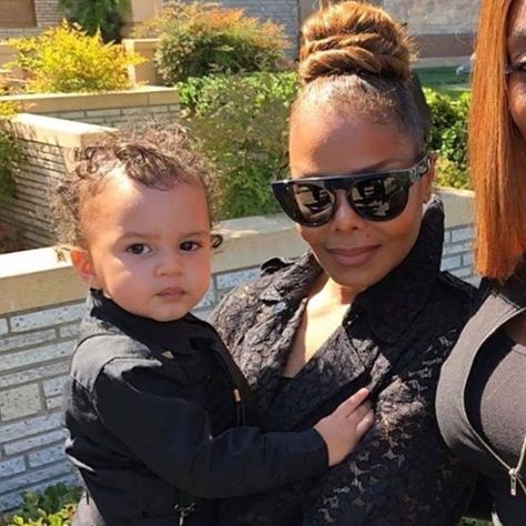 Janet Jackson Son, Janet Jackson Baby, Jo Jackson, Famous Moms, Trend Makeup, Joseph Jackson, Paris Jackson, Celebrity Families, Jackson Family