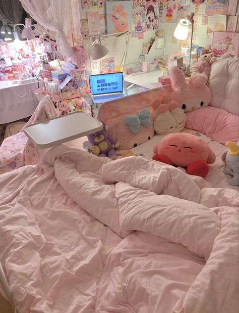 Cutecore Bed, Comfy Bed Aesthetic, Kawaii Bed, Zoe Core, Sanrio Bedroom, Bed Inspo, Hello Kitty Room Decor, Kawaii Bedroom, Pink Room Decor