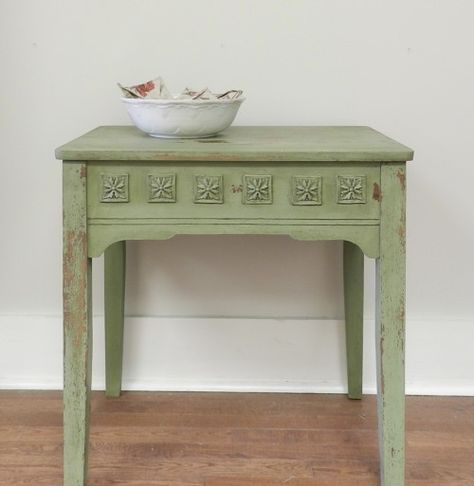 Shabby Chic Table - Before and After French Style Bedroom Furniture, Shabby Chic Furniture Painting, Warehouse Furniture, Furniture Appliques, Shabby Chic Table, Chic Table, Shabby Chic Bedrooms, Furniture Warehouse, Bedroom Furniture For Sale