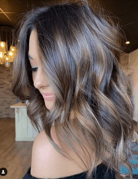 Red Balayage Hair, Hair Color Caramel, Brunette Hair With Highlights, Fancy Hair, Color Balayage, Caramel Balayage, Brunette Balayage Hair, Hair Color Shades, Brown Hair Balayage