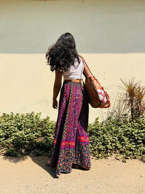 Boho College Outfit, Causal Outfits For Women Indian, Boho Outfits Indian, Boho Indian Outfits, Elegant Fashion Outfits, Casual Indian Fashion, Desi Fashion Casual, Casual College Outfits, Desi Aesthetic