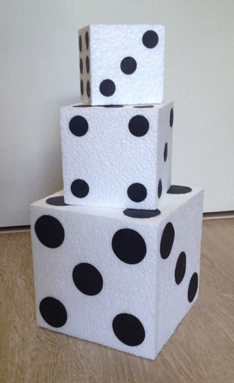 Dice made from polystyrene. Great for decor and table centrepieces Dice Centerpiece, Dice Decor, Comic Christmas, Styrofoam Art, Bunco Party, Casino Theme Party Decorations, Vegas Theme, Casino Decorations, Poker Party