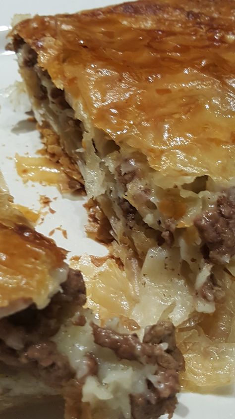 Zelnik Macedonian Recipe, Meat Burek Recipe, Bosnian Burek, Macedonian Recipes, Beach Bakery, Burek Recipe, Croation Recipes, Balkan Food, Albanian Recipes