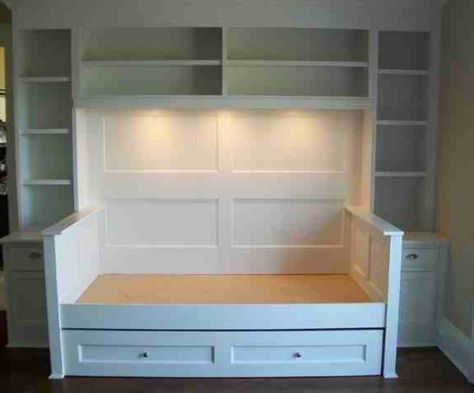 This Trundle bed is gunna b in my room! (: Cama Closet, Built In Daybed, Build A Murphy Bed, Murphy Bed Ikea, Bunk Beds Built In, Modern Murphy Beds, Built In Bed, Murphy Bed Diy, Murphy Bed Plans