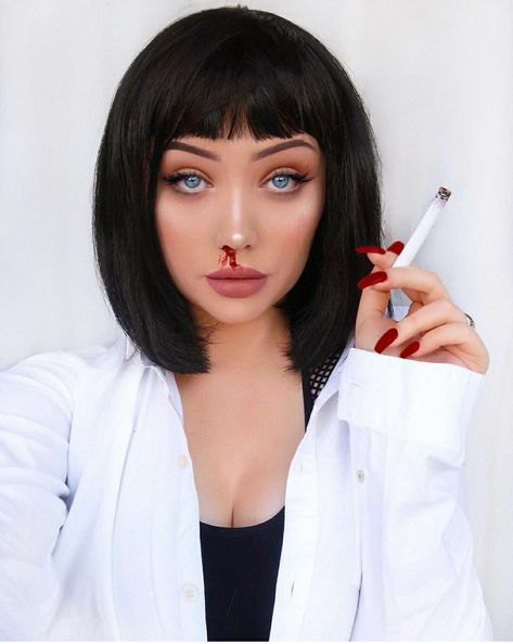 Pulp Fiction Makeup, Pulp Fiction Costume, Goth Makeup Looks, Red Makeup Looks, Smokey Eye Makeup Look, Creepy Halloween Makeup, Eye Makeup Looks, Simple Makeup Looks, Cool Makeup Looks