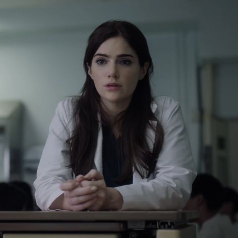 Janet Montgomery Aesthetic, Janet Montgomery New Amsterdam, Amsterdam Quotes, Lauren Bloom, Picture Motivation, Dr Grey, Janet Montgomery, Medical School Life, Medical Videos