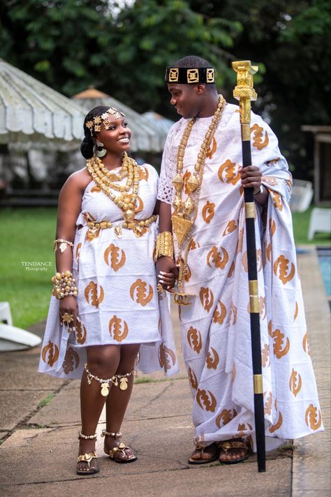 Ghanaian Engagement, Ghana Traditional Wedding, African Vibes, African Bridal Dress, African Traditional Wear, Nigerian Lace Styles Dress, Nigerian Lace Styles, Pre Wedding Photoshoot Outfit, Dinner Dress Classy