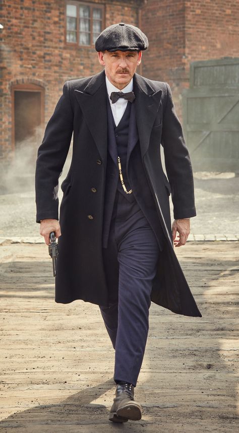 Arthur Shelby Paul Anderson Peaky Blinders, Peaky Blinders Fashion, Costume Peaky Blinders, Peaky Blinders Costume, Arthur Shelby, Peaky Blinders Season, Peaky Blinders Series, Peaky Blinders Poster, Peaky Blinders Characters