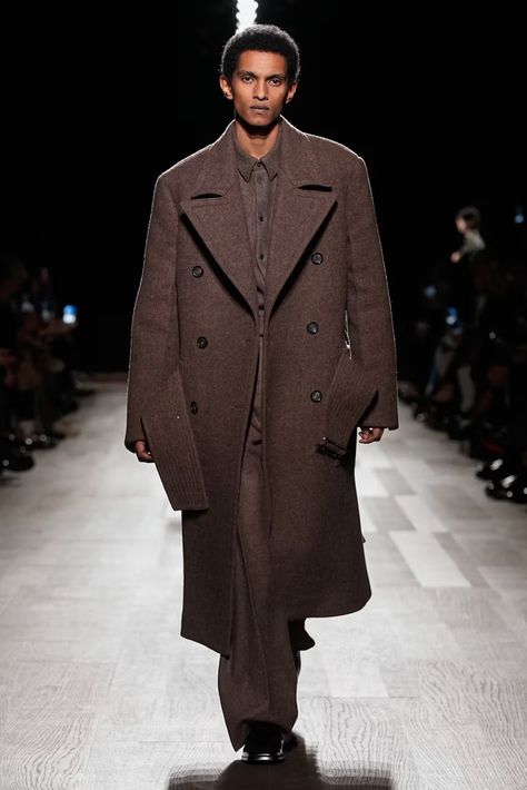 Ferragamo Fall/Winter 2024 Collection | Hypebeast 2020s Fashion, Black Male Models, Fashion Identity, Leather Outerwear, Build A Wardrobe, Dapper Style, Mens Style Guide, Mens Luxury Fashion, The Claw