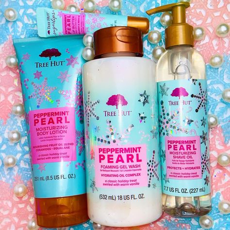 ❄️ Tree Hut, 🍬 Peppermint Pearl! ❄️ 🍬If you are a fan of Tree Hut's Candy Cane Fragrance, I think you'll love this one, as well! It's just like Candy Cane, but with more vanilla! I would love to see a fragrance mist is this one, as well! As I mentioned previously, I love Tree Hut's shave oils & lip butters. I also enjoy the foaming gel washes, but I'm sure how I feel about the lotion. ❄️Overall, such pretty festive packaging! I love all the attention to detail; the foaming gel was has pin... Tree Hut Christmas Set, Tree Hut Peppermint, Peppermint Pearl Tree Hut, Tree Hut Peppermint Pearl, Tree Hut Lip Butter, Tree Hut Christmas, Christmas Tree Hut, Stoking Stuffers, Festive Packaging