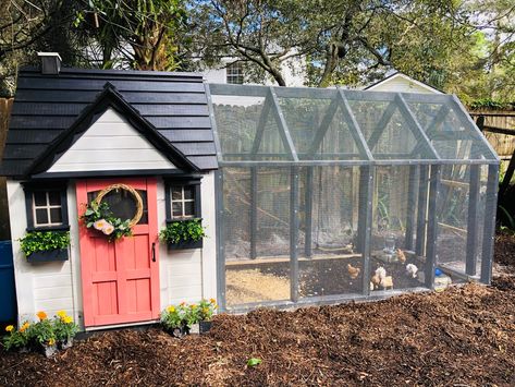 Reddit - BackYardChickens - Pinterest Win! 😍💕🐣 Now to find another playhouse so I can make my chicken village dreams come true. Playhouse Chicken Coop, Chicken Village, Reban Ayam, Backyard Animals, Cute Chicken Coops, Chicken Coop Garden, Backyard Chicken Coop Plans, Diy Chicken Coop Plans, Chicken Coop Run