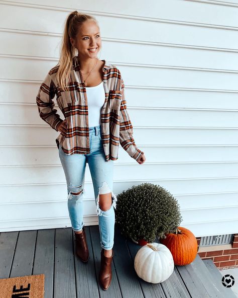 Boots Outfits, Target Style, Instagram Bio, Fall Weather, Fall Clothes, Ootd Fashion, Cute Fits, Women's Plaid Shirt, Fall Fashion