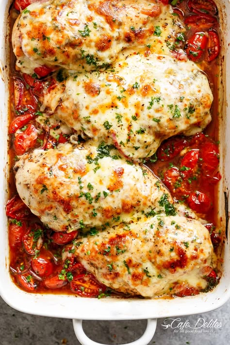 Balsamic Baked Chicken Breast, Tomato Chicken, Chicken Keto, Pan Sauce, Diner Recept, Mozzarella Chicken, Baked Tomatoes, Caprese Chicken, Keto Healthy