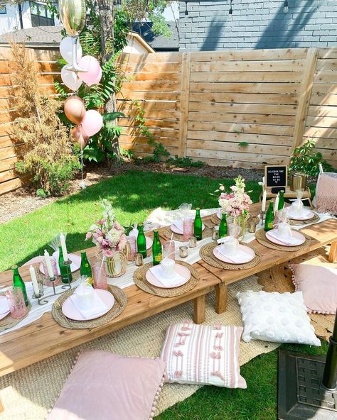 Colorado Luxe Picnics on Instagram: “Celebrating the Bride to be!💍🎀 . Planning: @asyouwishco . . . #coloradoluxepicnics #luxurypicnics #coloradopicnics #denverpicnics…” Birthday Flowers Aesthetic, Garden Party Birthday, Flowers Aesthetic, Party Table Decorations, Hen Do, Birthday Flowers, Bride To Be, Hen Party, Summer Garden