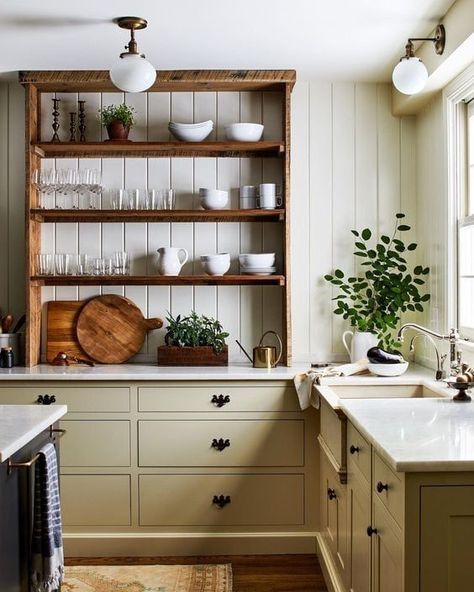 Unique Kitchen, Kitchen Redo, Cottage Kitchen, Kitchen Style, Clean Kitchen, Country Kitchen, Hutch, Home Decor Kitchen, Dream Kitchen