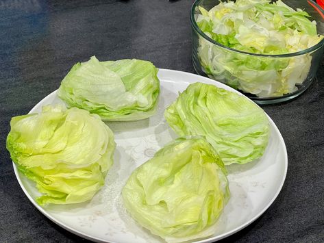 How to make the perfect lettuce bun ⋆ Nutrivore Life Lettuce Bun Burger, Lettuce Burgers, Best Baked Sweet Potato, Eat Better Feel Better, Sweet Potato Fries Baked, Gf Food, Eating Keto, Head Of Lettuce, True Food