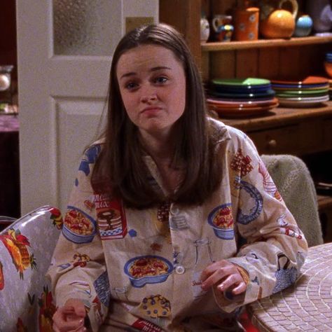 Rory Gilmore Core, Rory Core, Gilmore Core, Chilton Rory, Weird Face, Rory Gilmore Style, Gilmore Girls Outfits, Gilmore Girls Fan, Team Logan