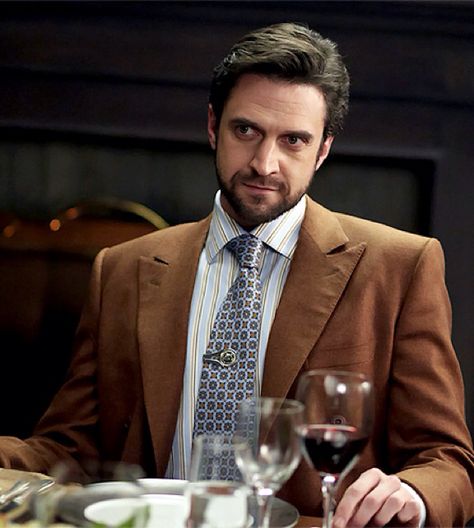 Dr. Frederick Chilton Hannibal Characters, Frederick Chilton, Raul Esparza, The Normal Heart, Raúl Esparza, Nbc Hannibal, Law And Order Svu, Hugh Dancy, Hannibal Lecter