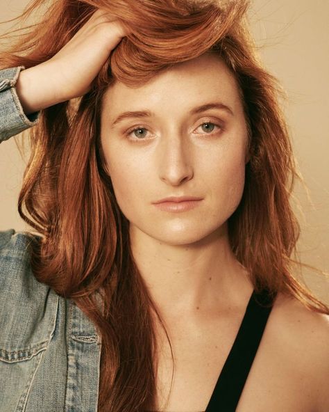 Grace Gummer, Gotham News, Barbara Gordon, Mr Robot, Batwoman, Military Men, Trending Memes, Balayage, Beautiful People