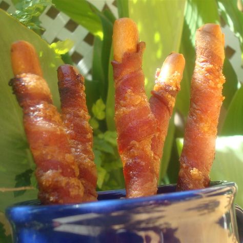 Bacon Wrapped Breadsticks Brown Sugar, Bacon Wrapped Pretzel Rods, Bacon Breadsticks, Bacon Wrapped Breadsticks, Crispy Breadsticks, Bacon Sticks, Baked Bacon, Pretzel Rods, Candied Bacon