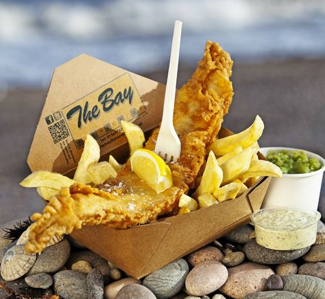 Fish And Chips Menu, Fish And Chips Batter, Homemade Fish And Chips, Molecular Gastronomy Recipes, Fish Supper, Seafood Sushi, Chip Packaging, Hp Sauce, Fish N Chips