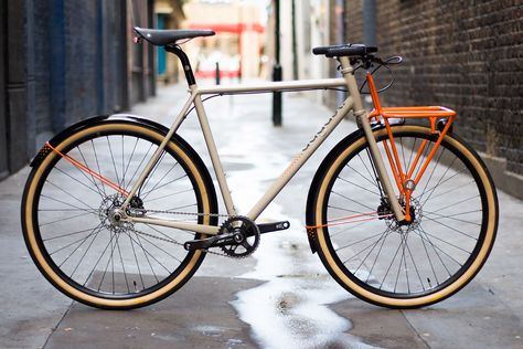 favd_davewellbeloved-May 12 2016 at 03:47PM Commuter Cycling, Bicycle Garage, Bicycle Ideas, Urban Bicycle, Velo Vintage, Fixed Bike, Commuter Bicycle, Urban Commuter, Urban Bike