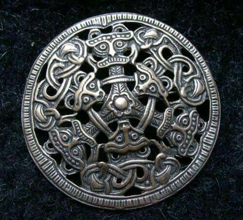 Viking Brooch, Cloak Pin, Norse Art, Jewelry Belt, Viking Jewellery, Viking Reenactment, Viking Life, Norse Symbols, Viking Designs