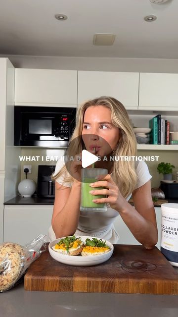 Emily English on Instagram: "What I eat in a day as a nutritionist, let me know what recipes you would like written up 🫶🏻

I started off with a collagen-iced matcha for my caffeine and a hit of protein. I whisk the collagen with matcha to form a paste, then top it up with @plenishdrinks cashew milk and ice. I use @jenkimatcha and @myprotein collagen

I got some fresh bagels from my fav @bbagelbakery and cucumber and dill cream cheese, which I toasted, spread with the thick cream cheese and topped with scrambled eggs—a little rocket and chilli to finish. 

Lunch was a crispy smashed potato salmon salad. I crushed the parboiled potatoes and grated them over Parmesan, olive oil, salt and pepper and roasted them until crisp. Tossed with red onion, cucumber, hot smoked salmon, yoghurt, dill a Emily English Nutritionist, Keto Girl Nutritionist, Em The Nutritionist, What Does Matcha Taste Like, Fresh Bagels, Potato Salmon, Dill Cream Cheese, Parboiled Potatoes, Hot Smoked Salmon