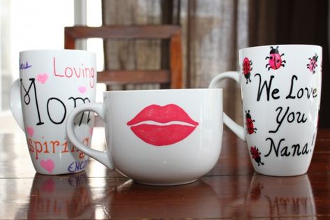 DIY Painted Mugs for Mother’s Day.  I use Pebeo Porcelaine 150 Pens (these are designed for painting design on to porcelain then bake to set...important for making your project dishwasher and microwave safe). Diy Painted Mugs, Paint Cups, Mothers Day Drawings, Porcelain Pens, Coffee Cups Diy, Pebeo Porcelaine 150, Acrylic Paint Markers, Mother's Day Projects, Painted Glassware