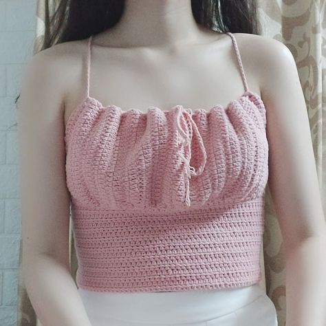 Crochet Puff Top, Estambre Ideas, Crochet Tops Pattern, Crochet Ruffle Top, Crochet Shirts, Crochet Blouses, Tops Pattern, Ruffle Tube Top, Crocheting Projects