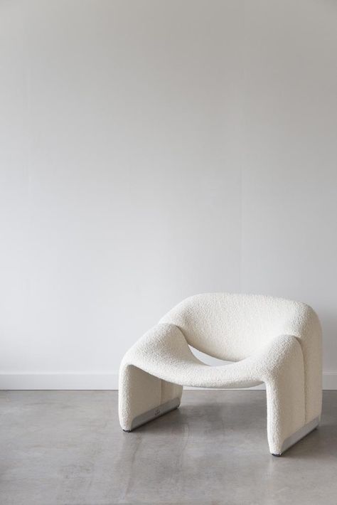 Groovy Chair, Minimalist Chair, Pierre Paulin, Minimalist Interior Design, Take A Seat, Minimalist Interior, Minimalist Living, Minimalist Living Room, Interior Furniture