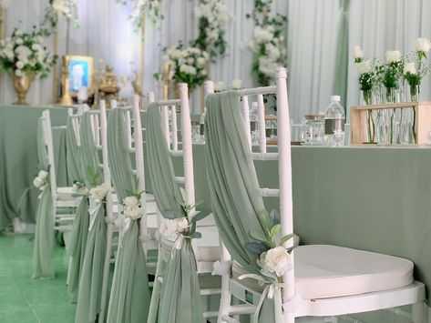 Pelamin Tunang, Jade Wedding, Wedding Indoor, Wedding Stage Design, Wedding Backdrop Decorations, Sage Green Wedding, Wedding Stage Decorations, Wedding Hall, Green Theme