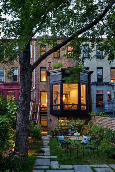 Four-story rowhouse gets modern overhaul in Prospect Heights Architecture Homes, Row House, Brick Building, City House, City Living, House Goals, Bay Window, Architecture Interior Design, Interior Architecture Design