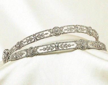 Queen Marie-José's double bandeau tiara Bandeau Tiara, Bijoux Art Deco, Royal Crown Jewels, Tiaras Jewellery, Royal Crowns, Beautiful Tiaras, Royal Tiaras, Diamond Tiara, Historical Jewellery