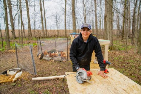 14 Chicken Coop Plans for Big and Small Homesteads - Bob Vila Planting Bench, Diy Potting Bench, Potting Bench Plans, Potting Bench Ideas, Garden Prepping, Diy Chicken Coop Plans, Coop Plans, Coop Design, Diy Workbench