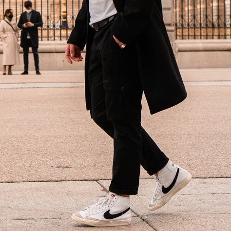 How To Style Nike Blazers Men, Nike Blazers Outfit Ideas Men, Nike Blazer Mid 77 Outfit Men, Blazer Shoes Outfit, Nike Blazer Fits, Nike Trailblazer, Nike Blazer Outfit Men, Black Pants Outfit Men, Nike Blazer Black