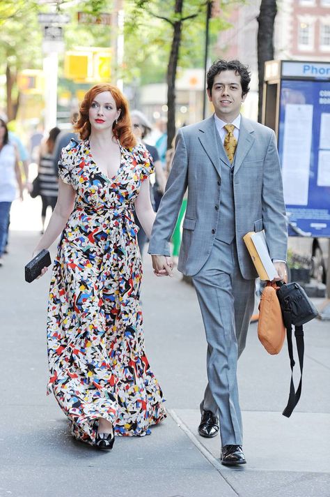 Could Christina Hendricks BE any lovelier? Cristina Hendricks, Summer Wedding Outfit Guest, Christina Hendricks, Look Book, Romantic Style, Mad Men, Mom Style, Wedding Guest Outfit, Style Icon