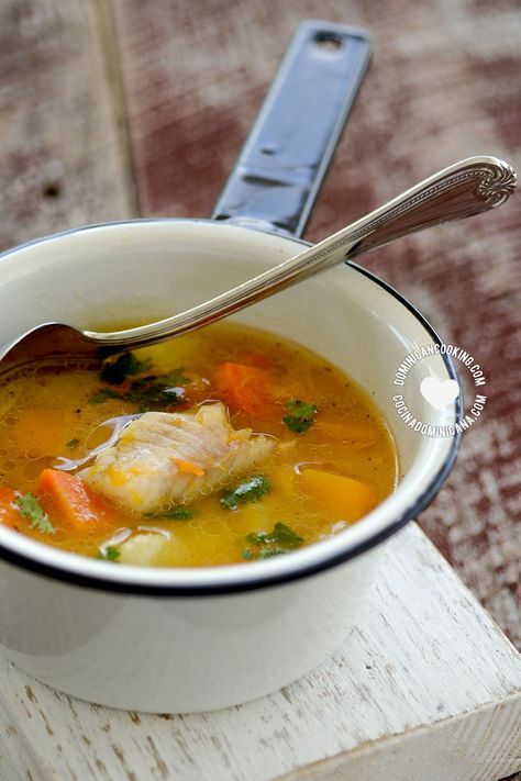 Sopa de Pescado: Video-Recipe for an Easy Flavorful Fish Soup Fish Head Soup, Honduras Food, Honduran Recipes, Dominican Recipes, Dominican Food, Fish Soup, Portuguese Food, Seafood Soup, Portuguese Recipes