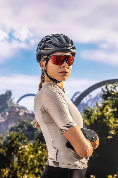 Oakley sunglasses for women available now Natural Sources Of Light, Everyday Sunglasses, Oakley Glasses, Sports Eyewear, Popular Sports, Luxury Eyewear, Panoramic View, Trending Sunglasses, Hit The Road