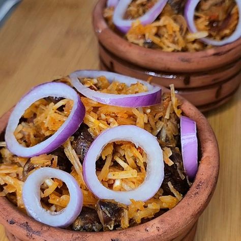 Abacha aka African Salad. Abacha Made from Cassava, processed and finely grated into flakes. I made this for my little ones. A perfect abacha recipe for those who don't like palm oil. #africanfoodstore #africanfoods #abacha African Salad, African Food, Palm Oil, Salad, Quick Saves