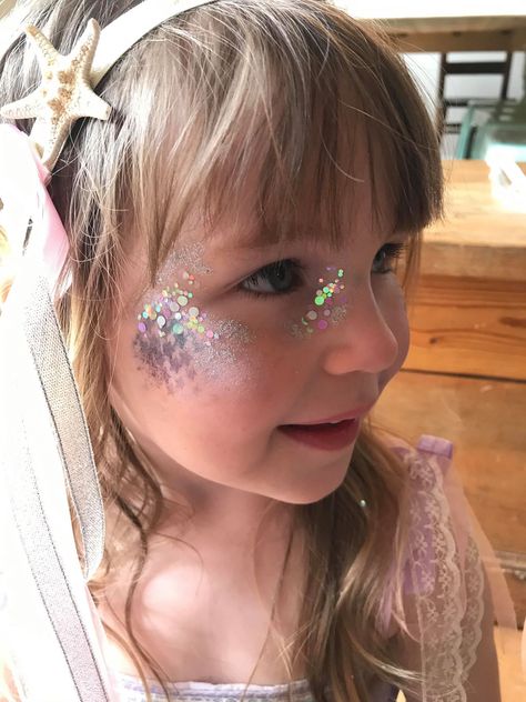 Diy Mermaid Makeup, Toddler Mermaid Makeup, Kids Fairy Makeup, Mermaid Makeup Kids, Easy Mermaid Face Paint, Glitter Face Painting, Kids Mermaid Makeup, Mermaid Makeup For Kids, Mermaid Kids Makeup