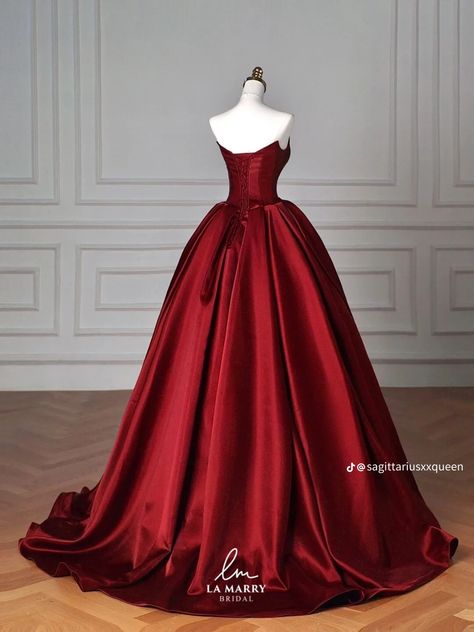 Dark Red Dress Long, Yule Ball Dress Ideas, Ball Gown Aesthetic, Red Princess Dress, Gown Aesthetic, Dresses Long Elegant, Red Stuff, Matric Dance Dresses, Dark Red Dresses