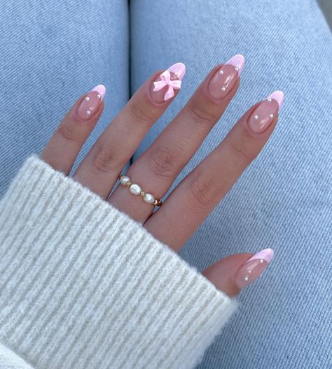 Bows + pearls = the best combo 🎀 #rg @naileditbeauty Nail Art French, Romantic Nails, Floral Nails, Art Moderne, Look Chic, Cosmopolitan, Spring Nails, Girly Things, Pretty Nails